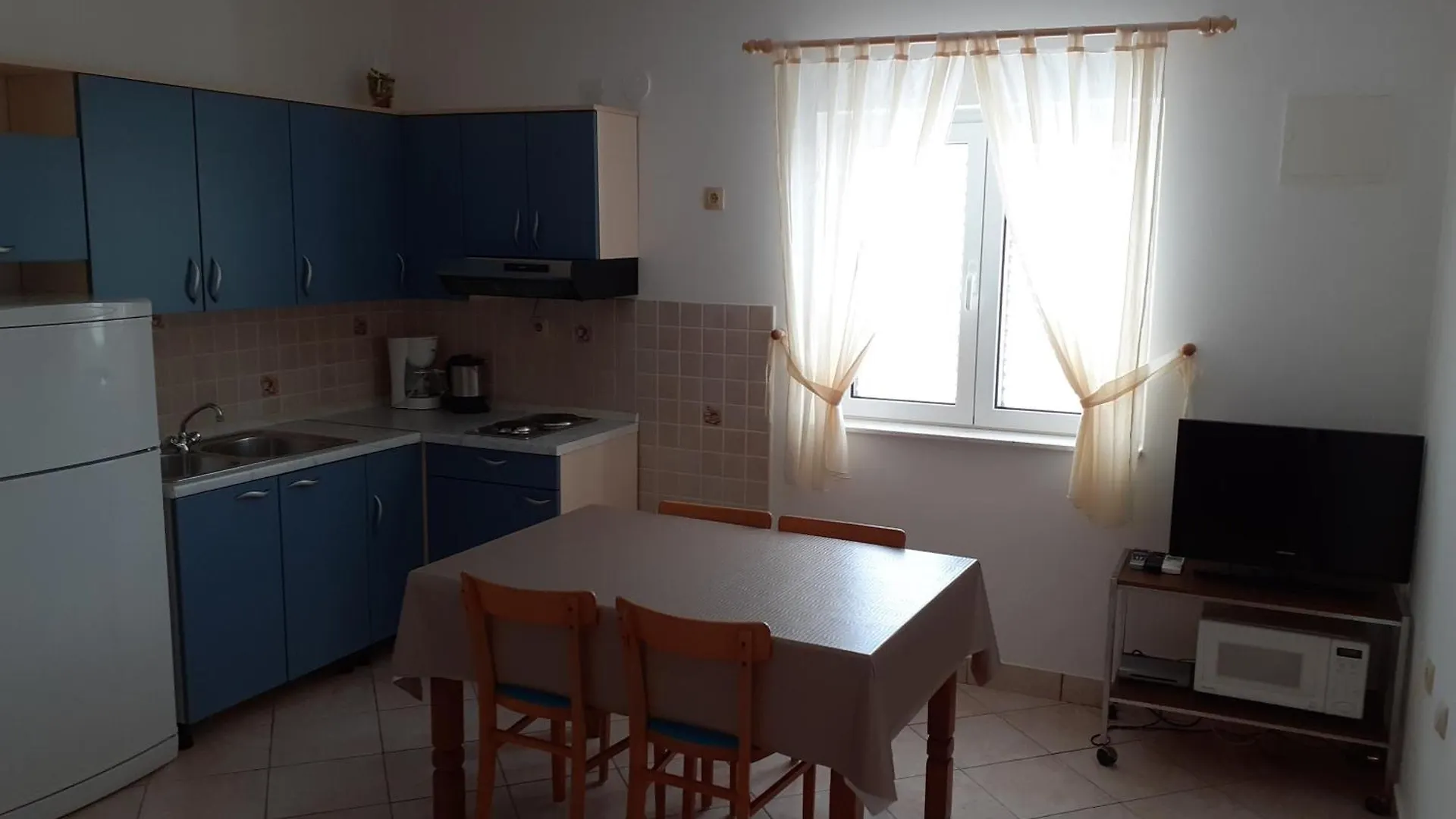 Apartment Apartman Mirjana Lopar